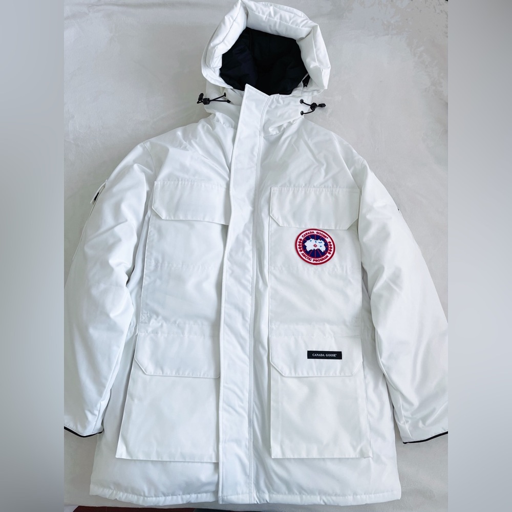 New With Tag Authentic Canada Goose Men Expedition Parka -Size L Classic fit